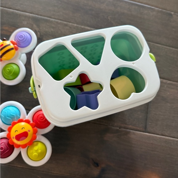 Infant / toddler toys - Picture 12 of 12